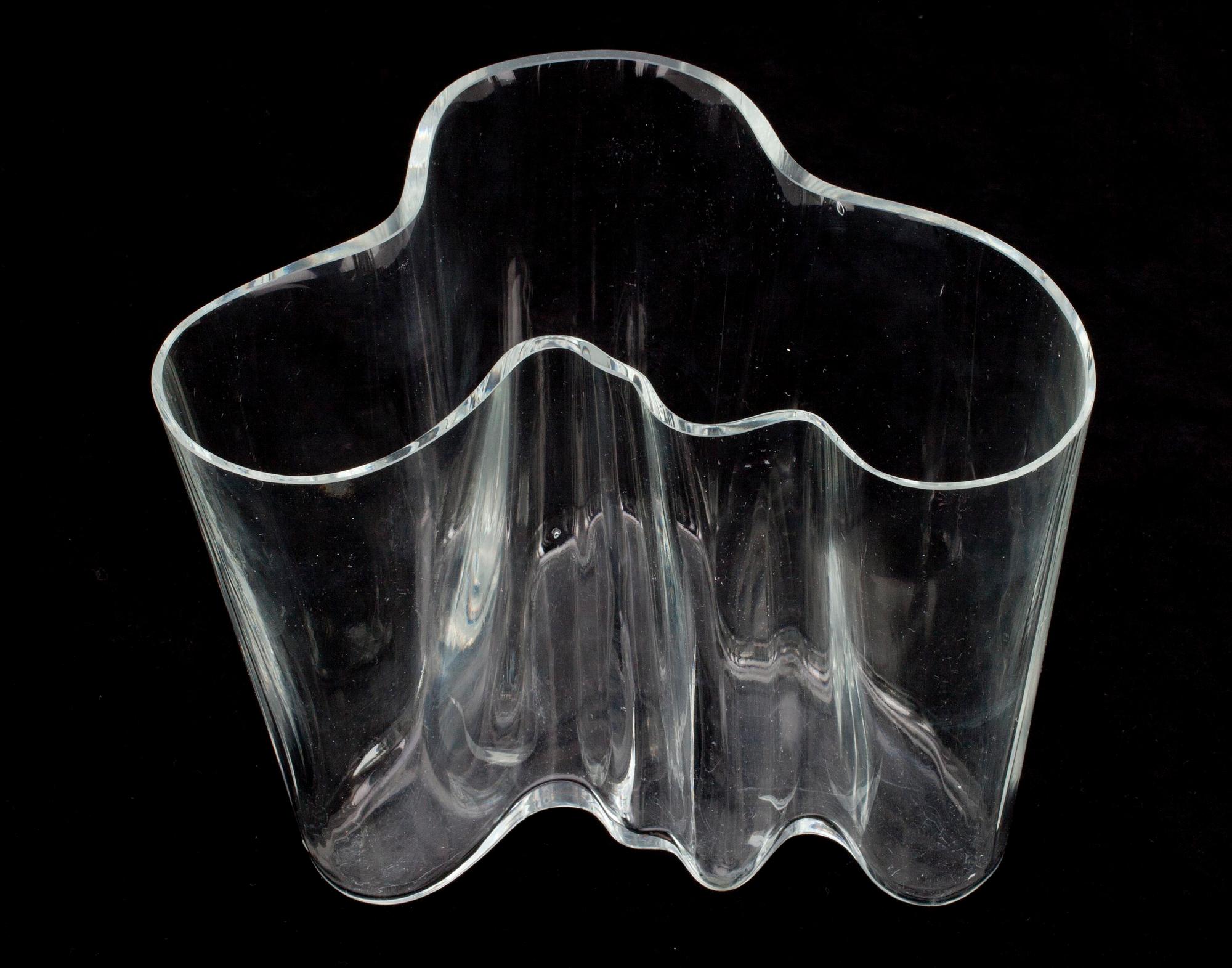 VAS, glas, "Savoy"  signerad Alvar Aalto, 3030.