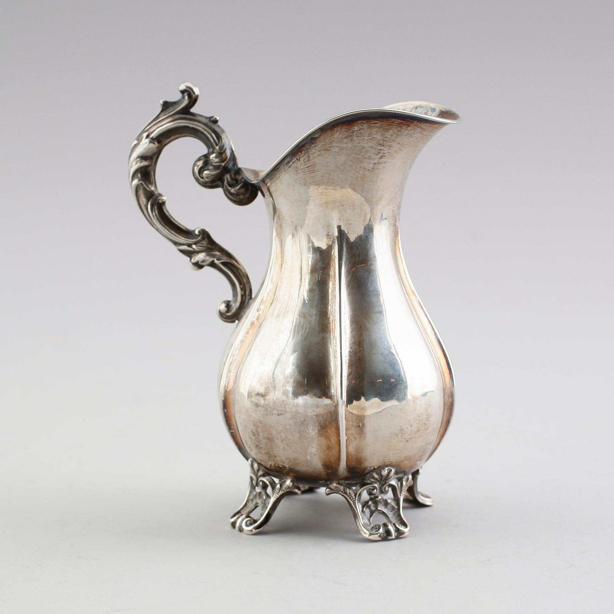 GRÄDDKANNA, silver, svenska stämplar, 1874. Vikt ca 131 gram.