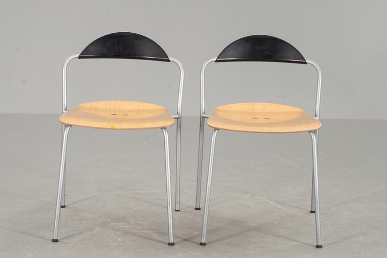 STOLAR, ett par Vico Magistretti för Fritz Hansen.