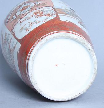 URNA, porslin, Japan, Kutani, 1900-tal.