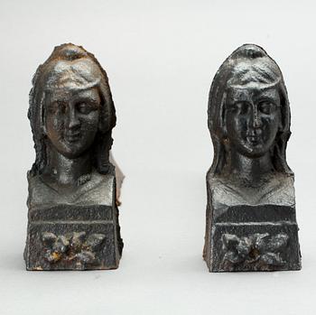 ELDHUNDAR, gjutjärn, modern tillverkning.