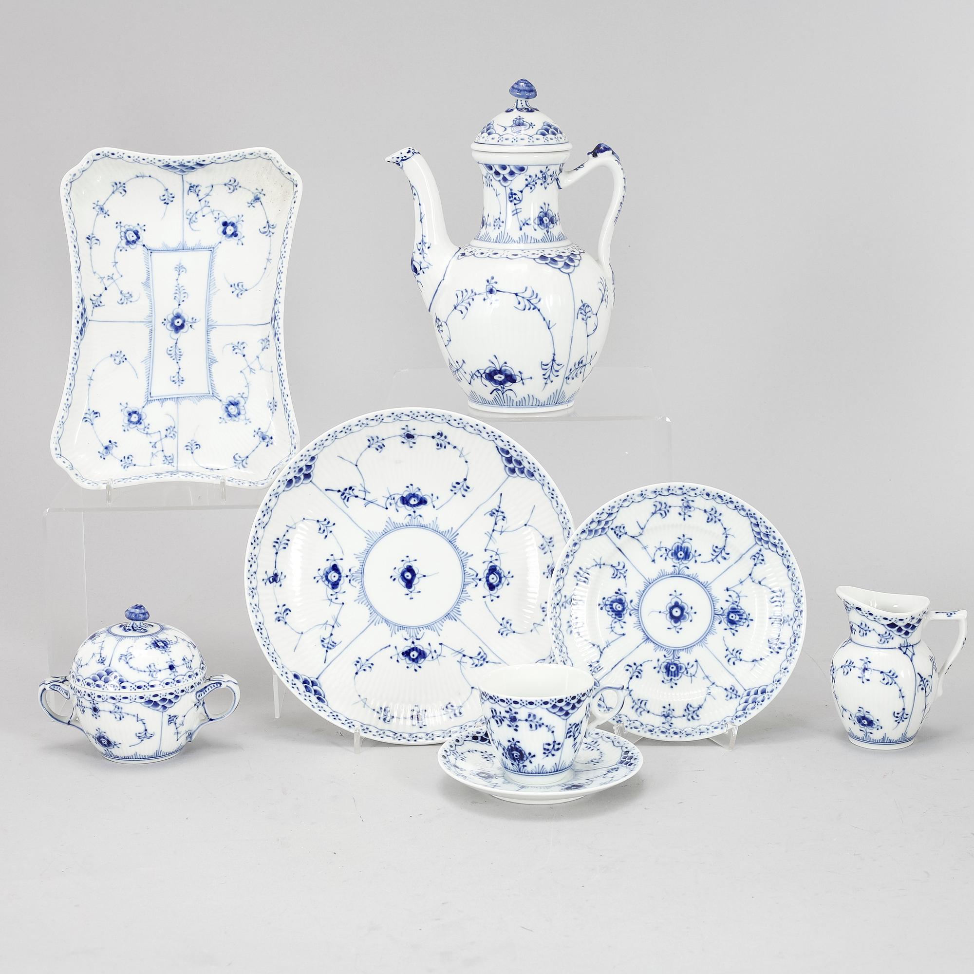 ROYAL COPENHAGEN, a 'Musselmalet' part coffee service, Denmark, second half of the 20th century (29 pieces).
