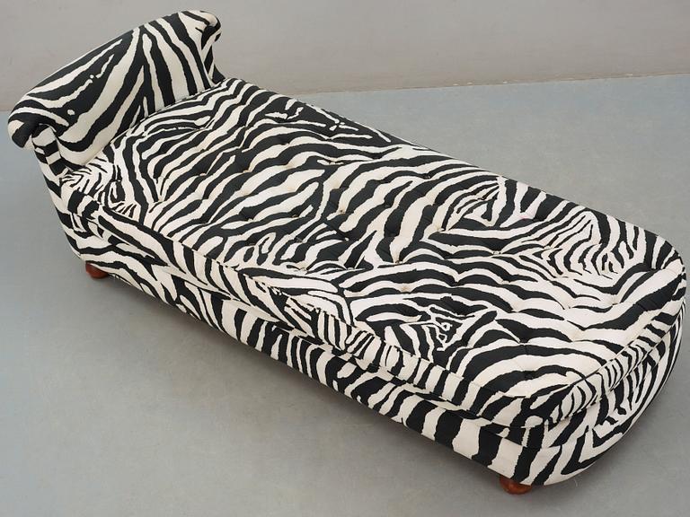 DAGBÄDD, Josef Frank, Firma Svenskt Tenn, modell Couch 775.