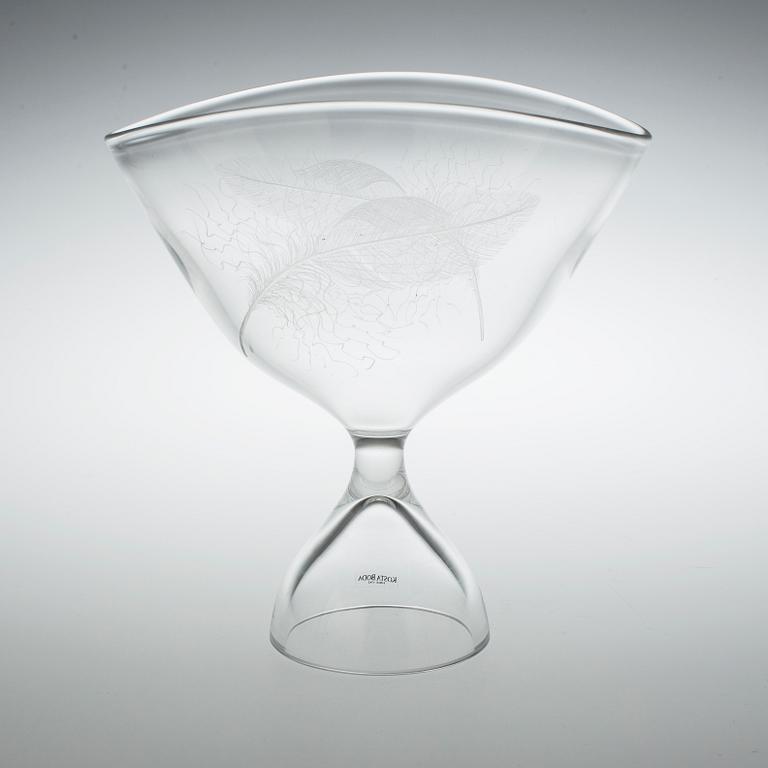 SKÅL PÅ FOT, glas. Vicke Lindstrand, Kosta 1970-/80-tal.
