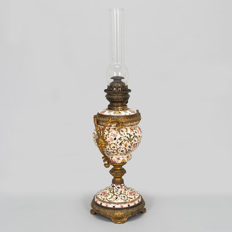 A kerosene tablelamp, Russia. Late 19th century.