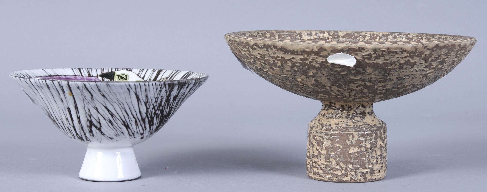 SKÅLAR PÅ FOT, 2 st, stengods, Mari Simmulson, Upsala-Ekeby.