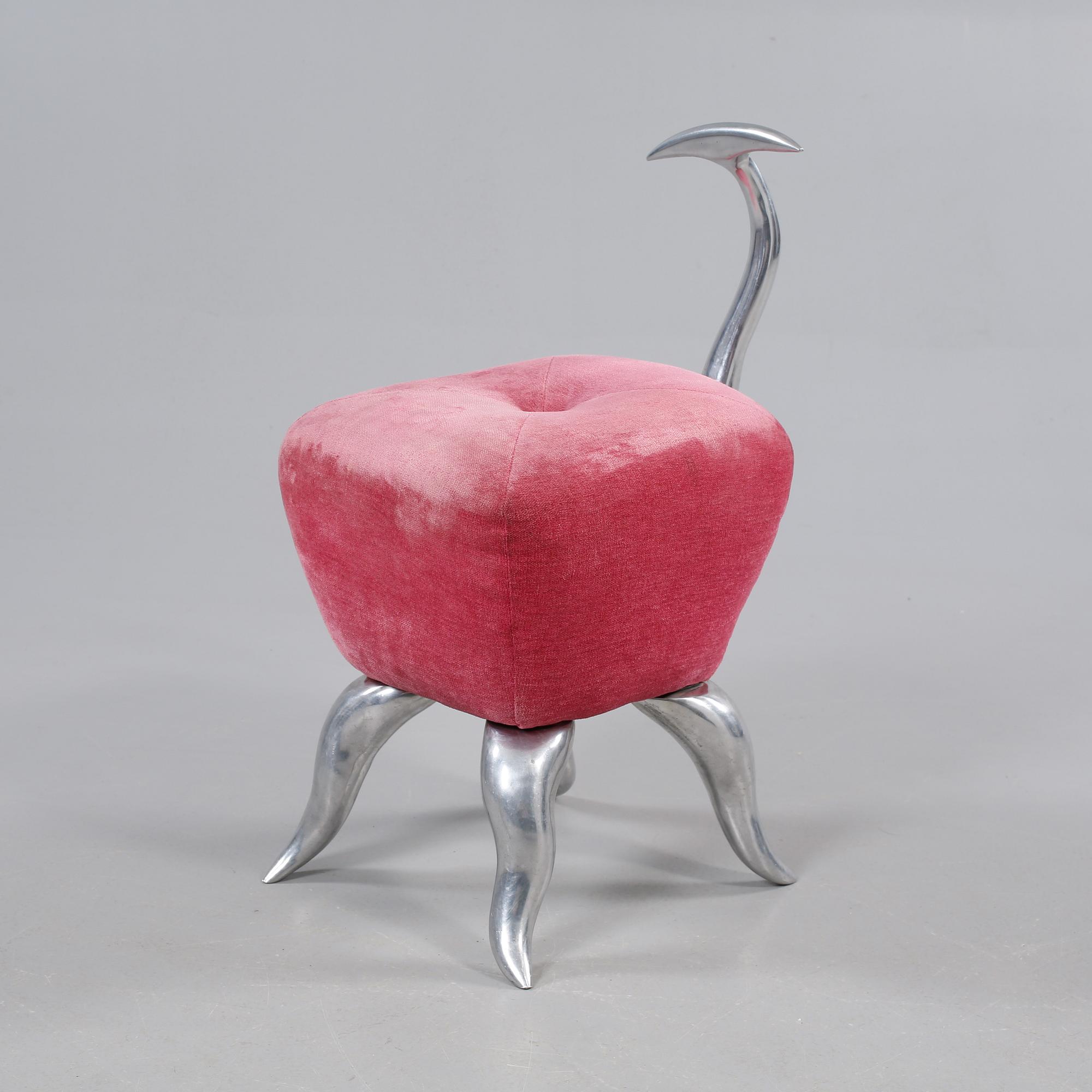 PALL, möjligen Philippe Starck, omkring år 2000.
