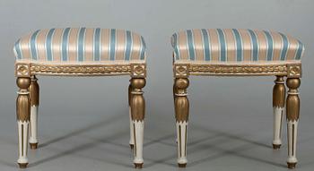 TABURETTER, 2 st, 1800-tales slut.