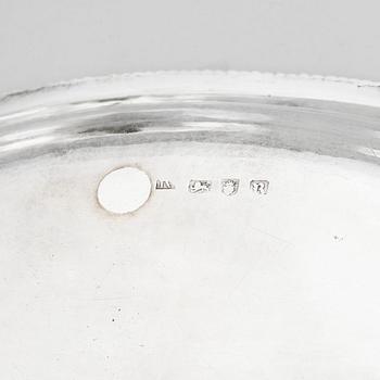 Andrew Fogelberg, karotter med lock, ett par, silver, London 1772.