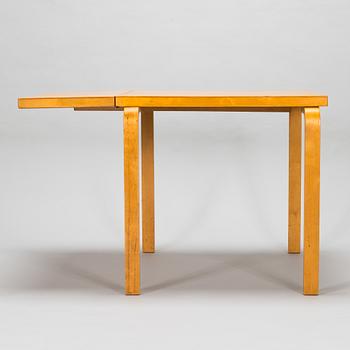 Alvar Aalto, klahvipöytä "DL85", O.Y. Huonekalu- ja Rakennustyötehdas A.B. 1900-luvun puoliväli.