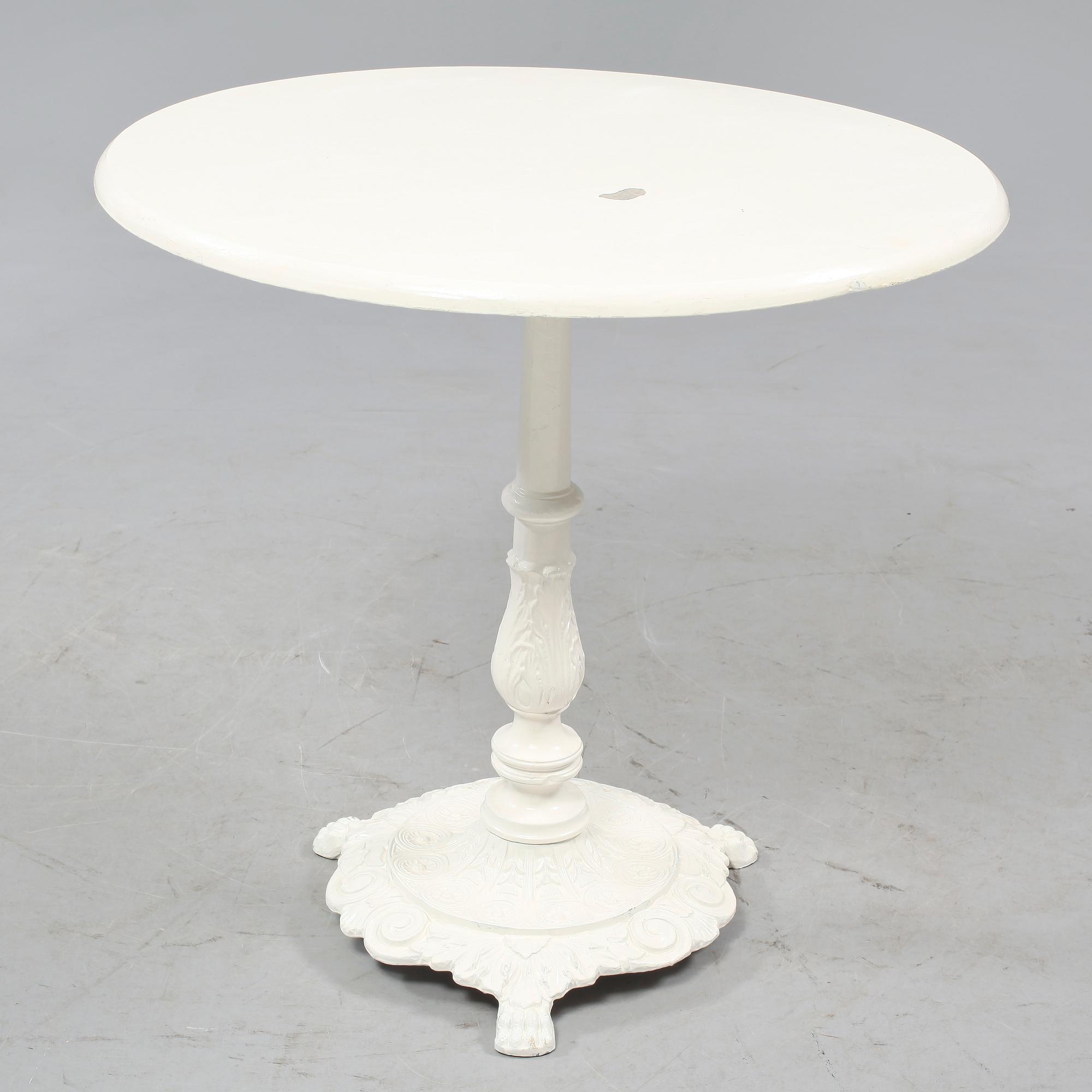 CAFÉBORD, omkring 1900-talets mitt.