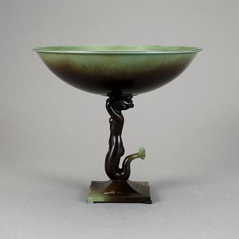 SKÅL PÅ FOT, patinerat brons, Ystad Brons, 1900-tal.