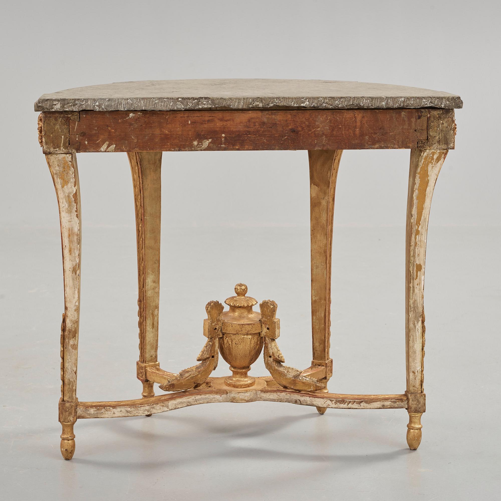 KONSOLBORD. Gustavianskt stockholmsarbete, 1700-talets slut.