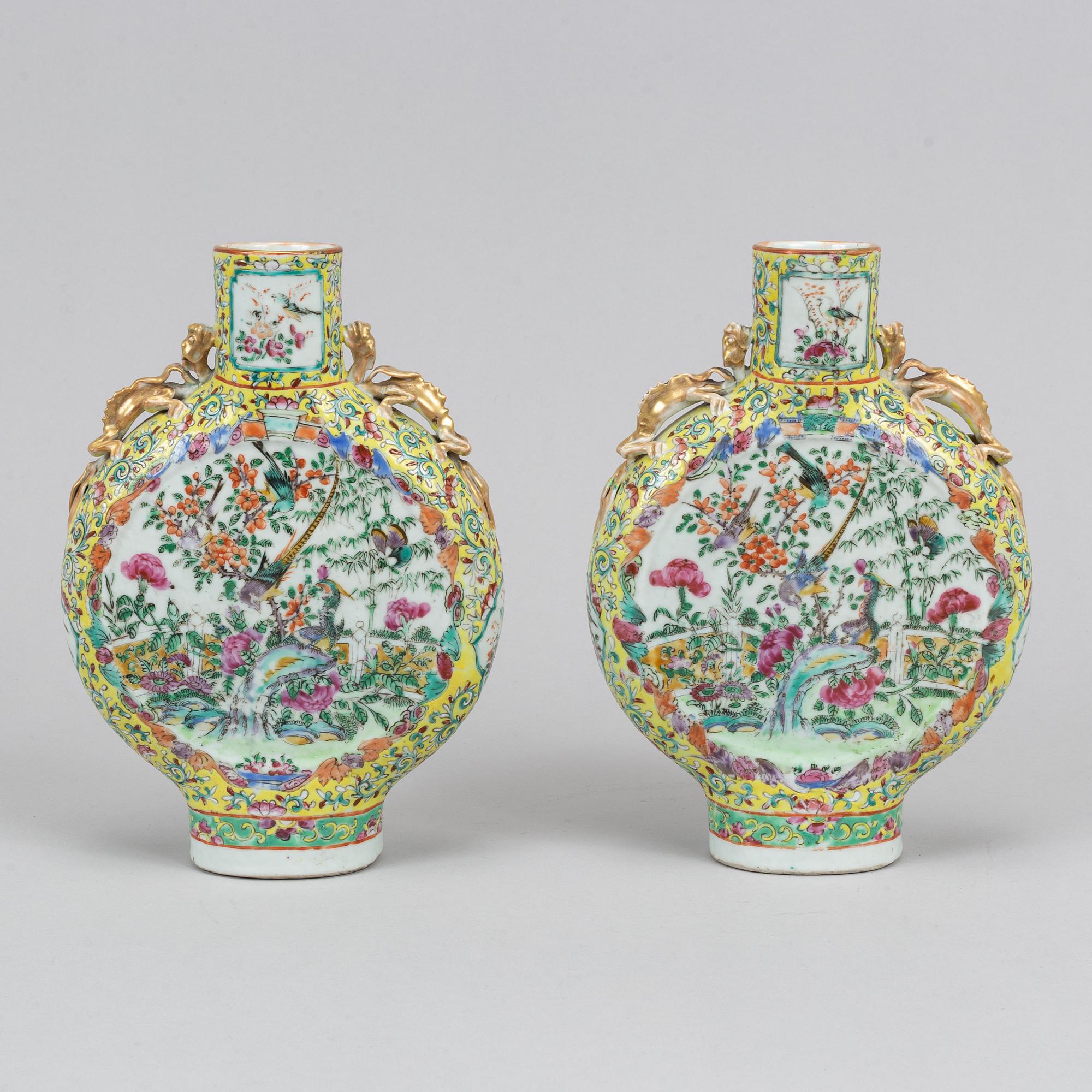 A pair of famille rose Canton moon flasks, late Qing dynasty, 19th Century.