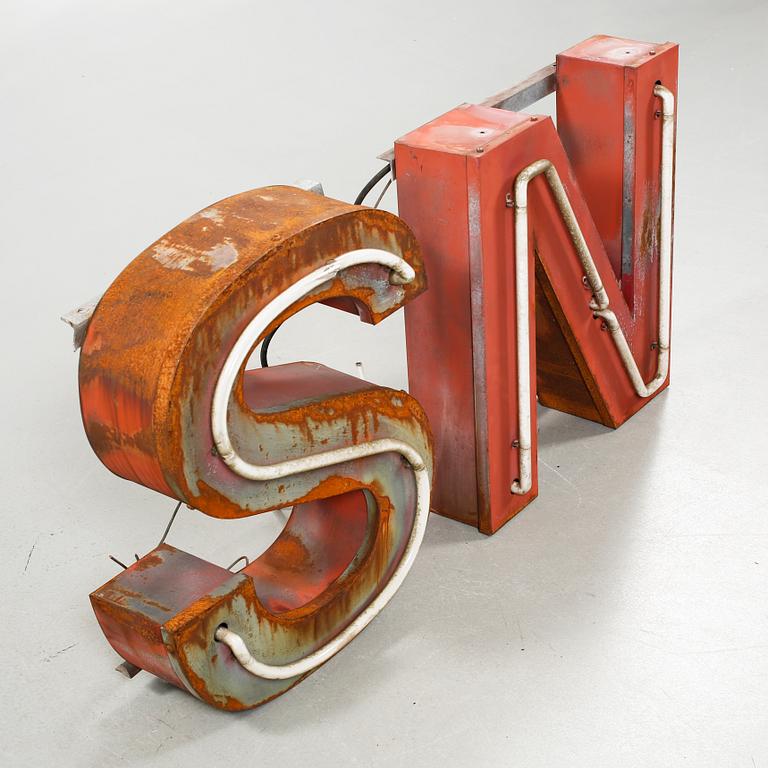 SKYLTBOKSTÄVER, 2 st, 1900-tal.