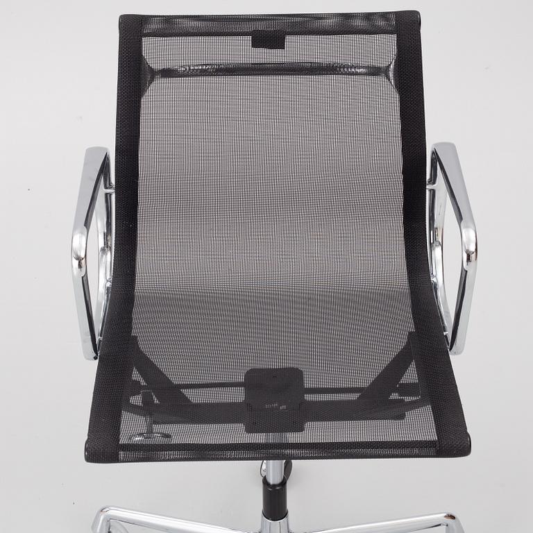 Charles & Ray Eames, Armchair/office chair, EA 108, Vitra.