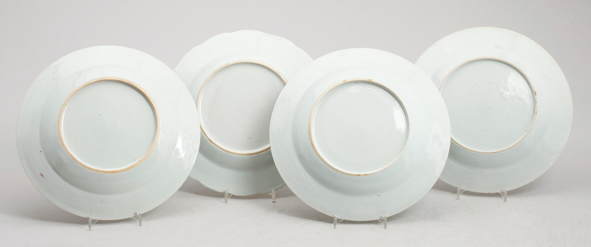 TALLRIKAR, 4 st snarlika, porslin, Kina, Qianlong 1736-1795.