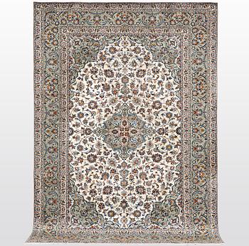 A carpet, Kashan 356 x 240 cm.
