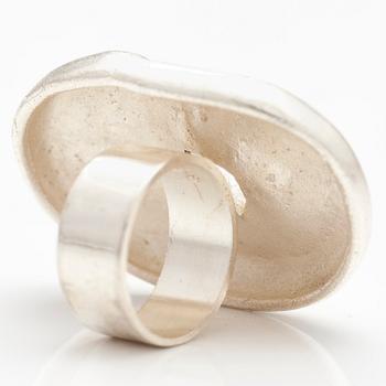 BJÖRN WECKSTRÖM, A sterling silver ring "Brukka's pond". Lapponia 1969.