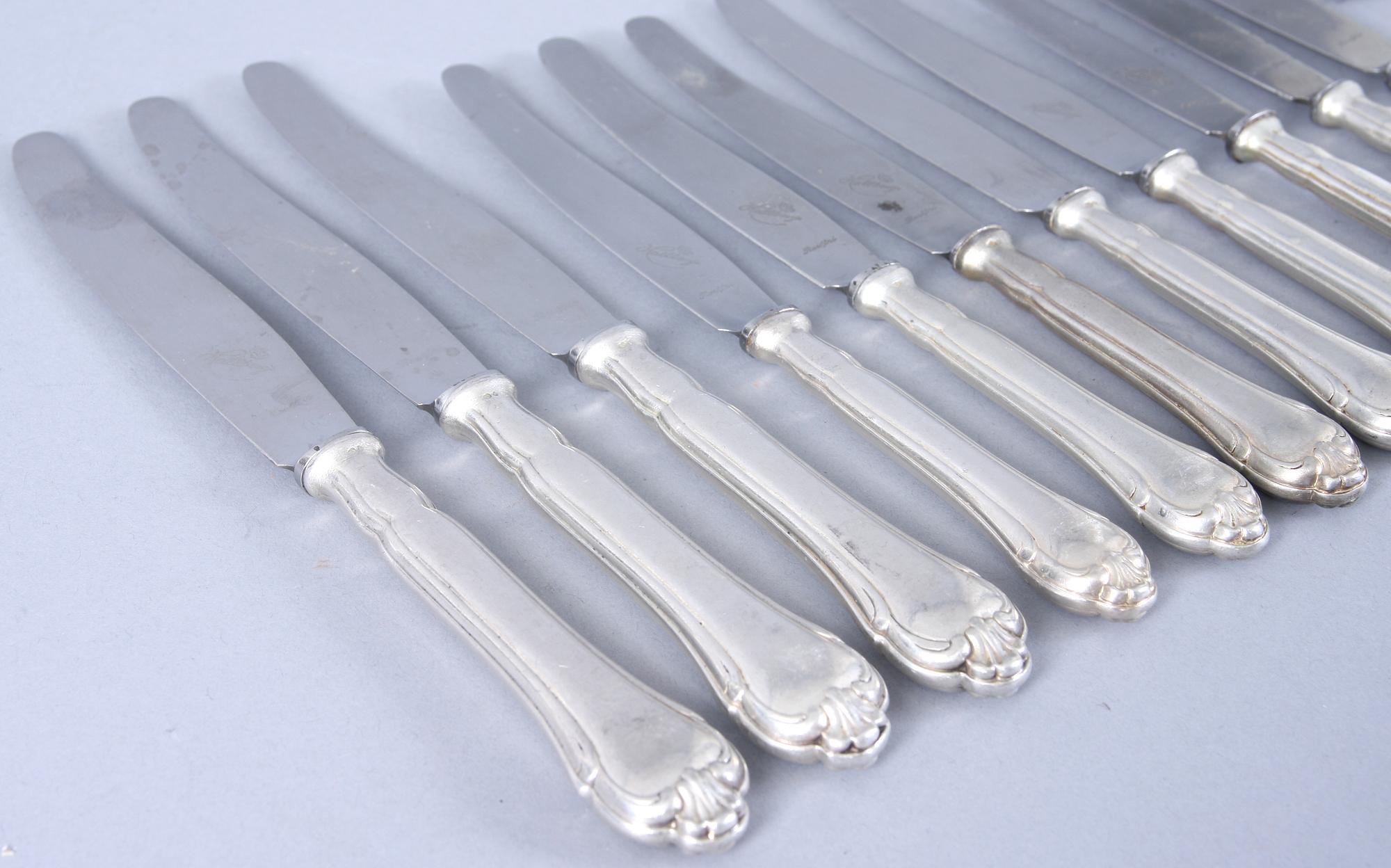 BESTICKSERVISDELAR, 18 delar, silver, bl a "Olga" samt Olgaliknande modell.