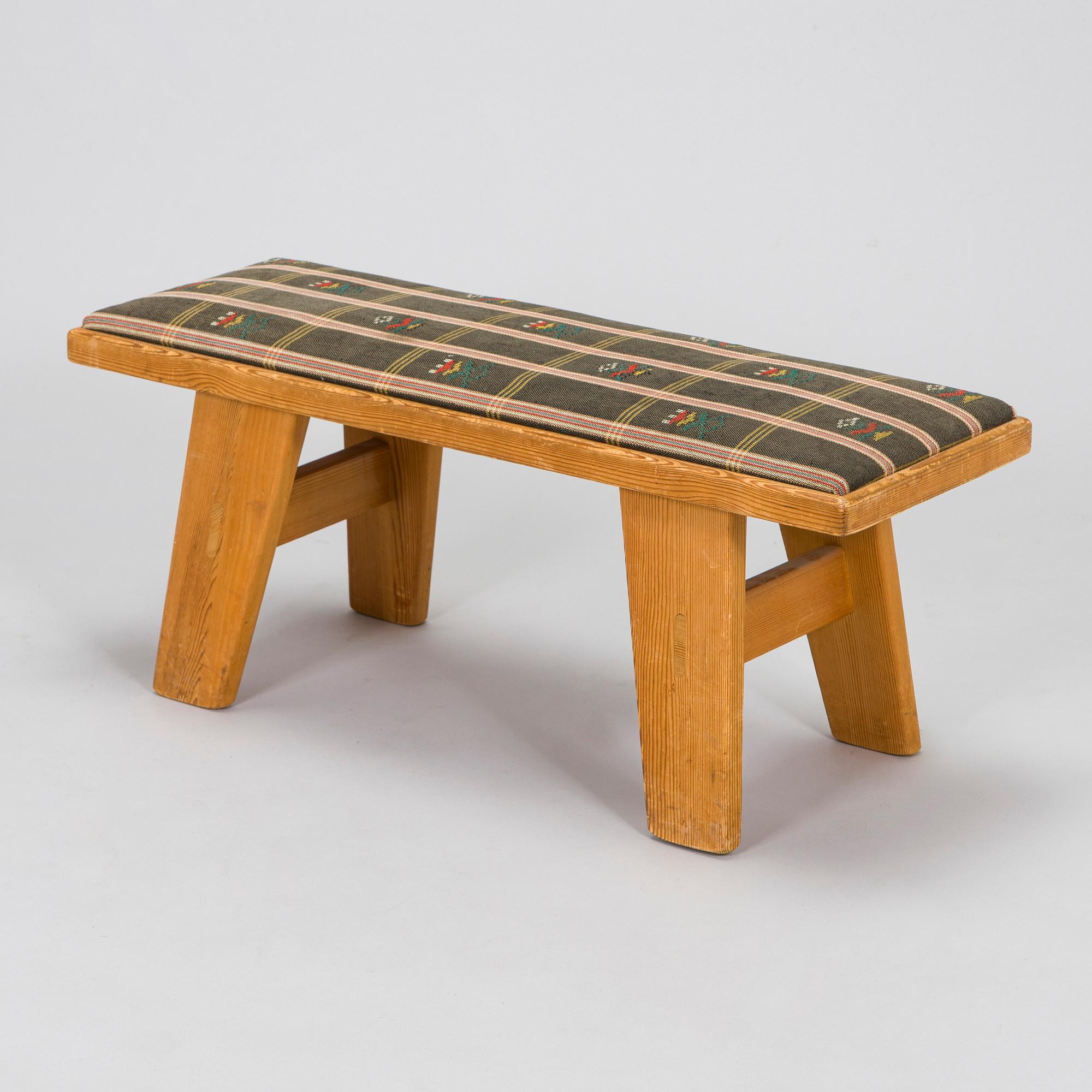 Bänk, Krogenäs möbler, Norge, 1900-talets andra hälft.