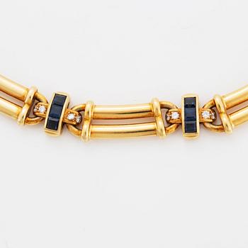 Collier, 18K guld med briljantslipade diamanter och safirer.