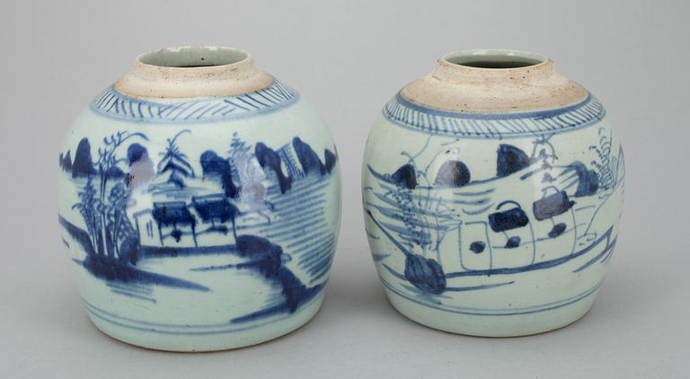 BOJANER, 2 st,  olika, porslin, Kina 1800-tal.