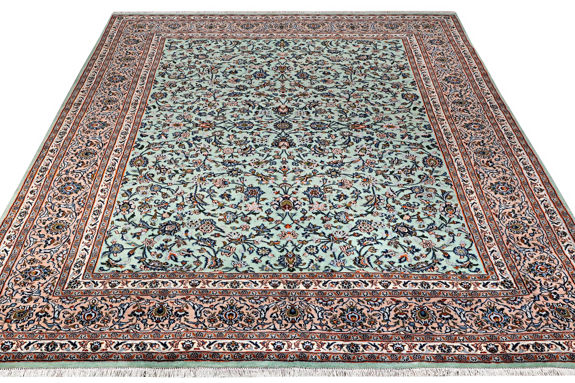 A Kashan carpet, c. 394 x 284 cm.