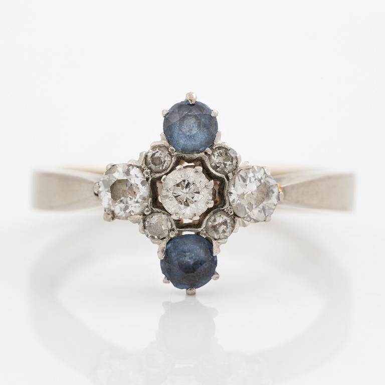 Ring, 18K white gold with sapphires and brilliant-cut diamonds.