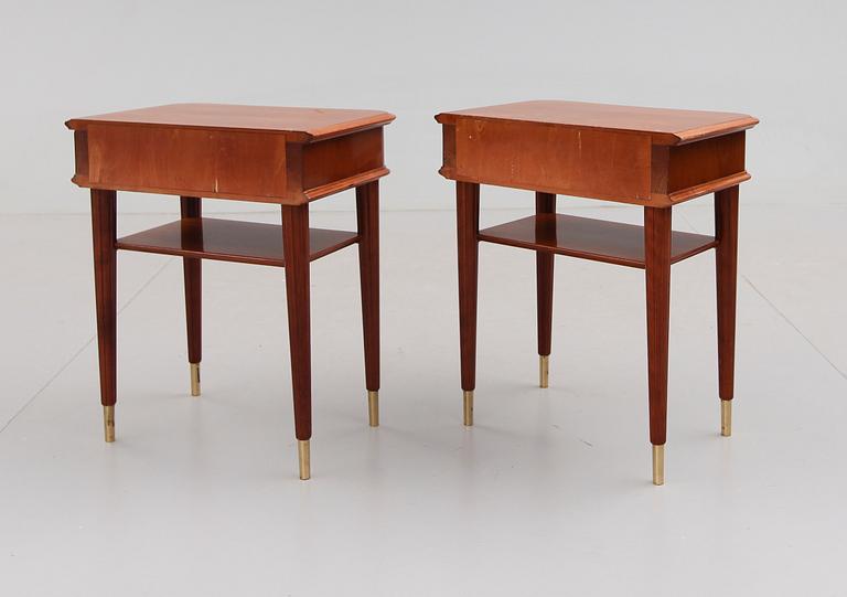 SÄNGBORD, 1 par, 1900-talets mitt.