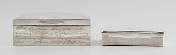 CIGARRLÅDOR, 2 st, silver, svenska stämplar 1924/34. Vikt med inredning ca 1958 gram.