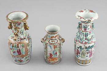 VASER, 3 st, porslin, Kina, troligen 1800-tal.