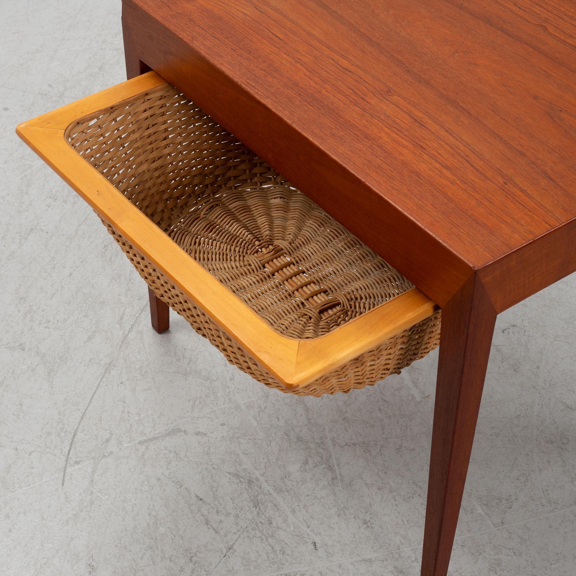 Severin Hansen, sybord Haslev Møbelsnedkeri, Danmark. 1950/60-tal.