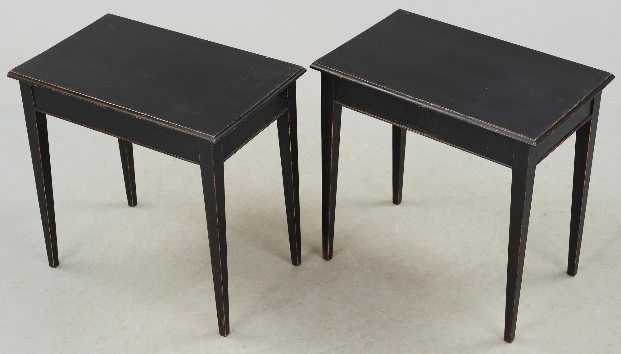 BORD, ett par, gustaviansk stil, 1800-talets slut.