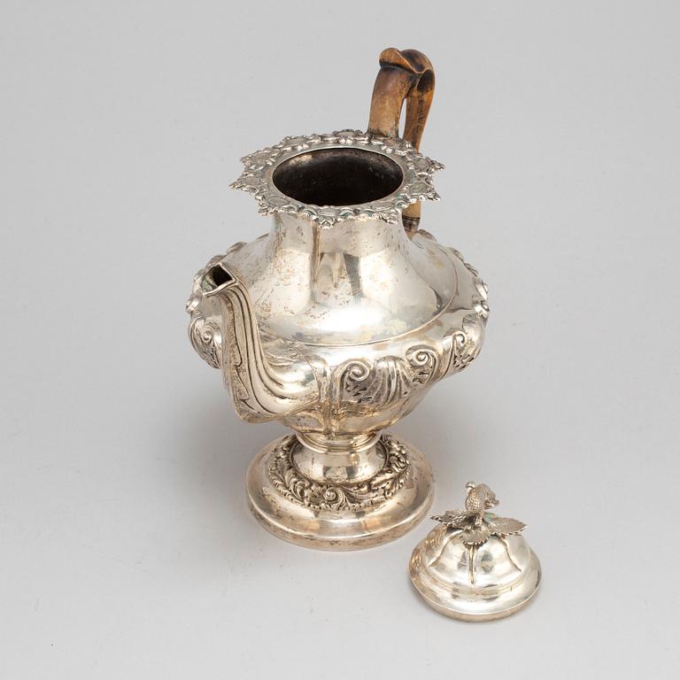 Abraham Edborg, kaffekanna, silver, Jönköping 1845. Nyrokoko.