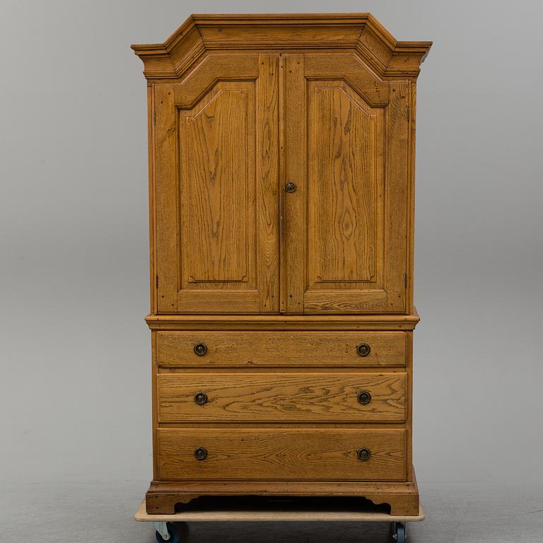 A first half of the 18th Century Baroque cabinet.