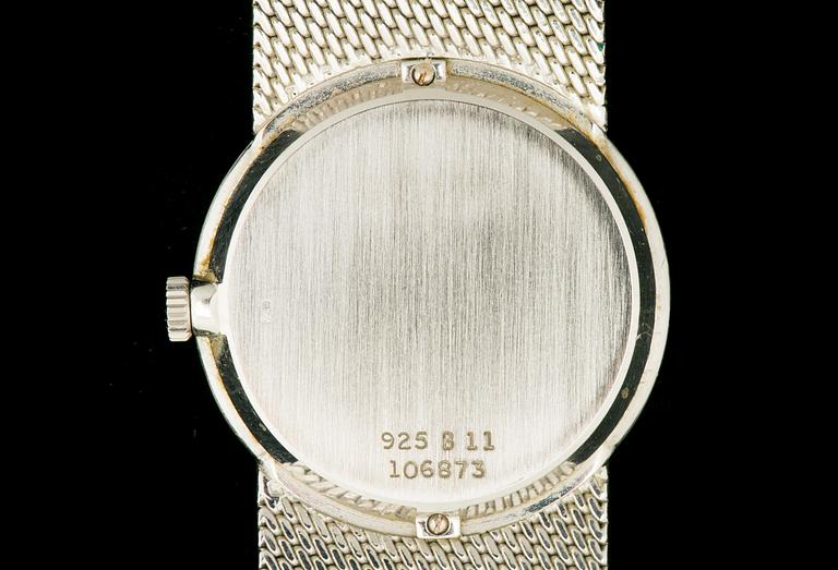 DAMARMBANDSUR, 18k vitguld med åttkantslipade diamanter, Piaget. Vikt ca 46 g.