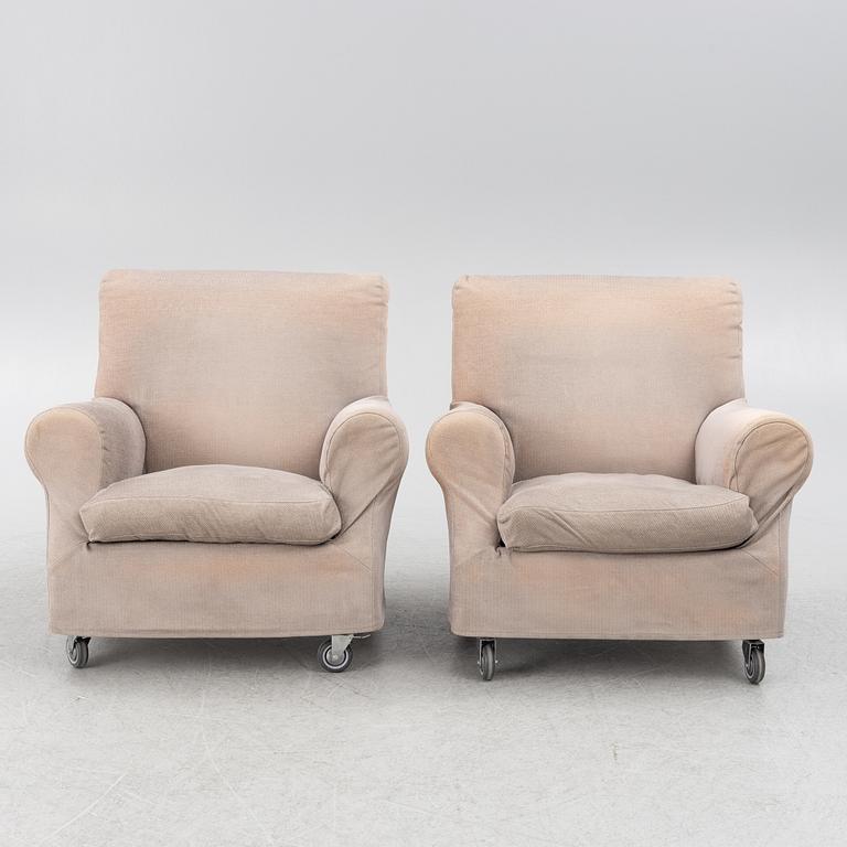 A pair of lounge chairs, 'Nonnamaria', Flexform.