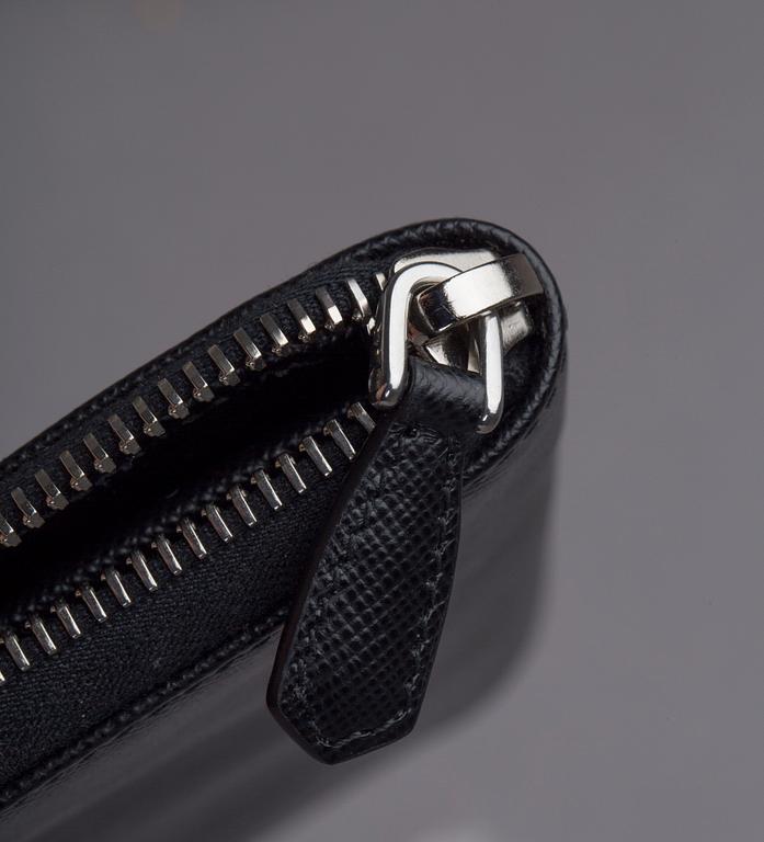 PLÅNBOK, "Saffiano", Prada.