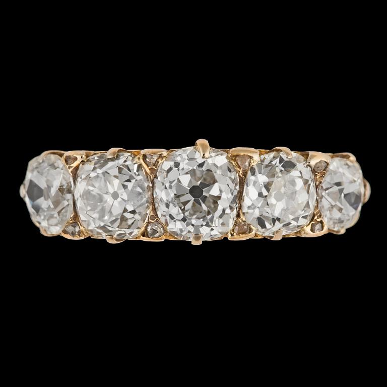 An antique cut diamond ring, tot. app. 3.50 cts.