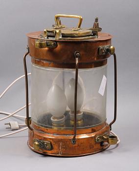 LYKTA, koppar, mässing och glas. 1900-talets första hälft.
