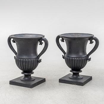 Urnor, ett par, "Prakturnan", Byarums Bruk, 2000-tal.