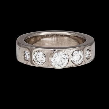 208. RING, 5 brilliant cut diamonds, tot. app. 1 ct.