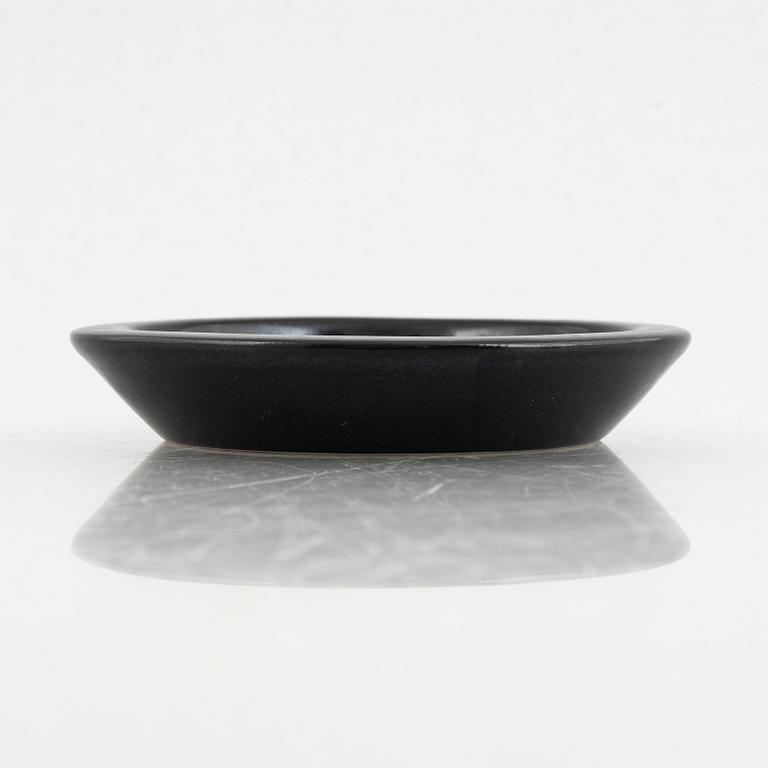 Lisa Larson, vaser, 4 st och fat, 2 st, stengods, ur serien "Varieté", Gustavsberg.