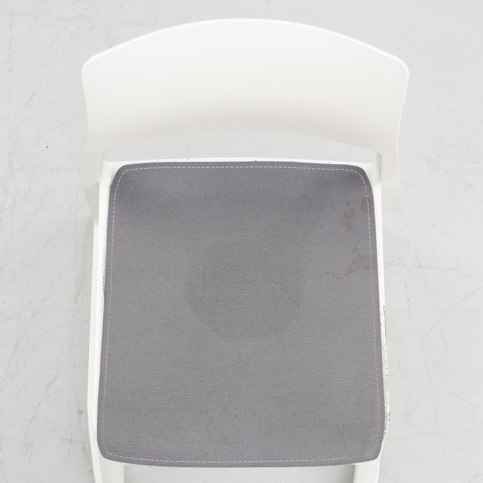 Edward Barber & Jay Osgerby, five  'Tip Ton'-chairs, Vitra.