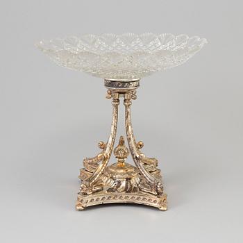 A SILVER AND GLASS PLATE ON STAND, C G Hallberg, Stockholm 1895. Silver weight ca 600 g.