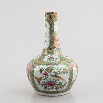 A porcelain vase, Canton, China, 19th century.