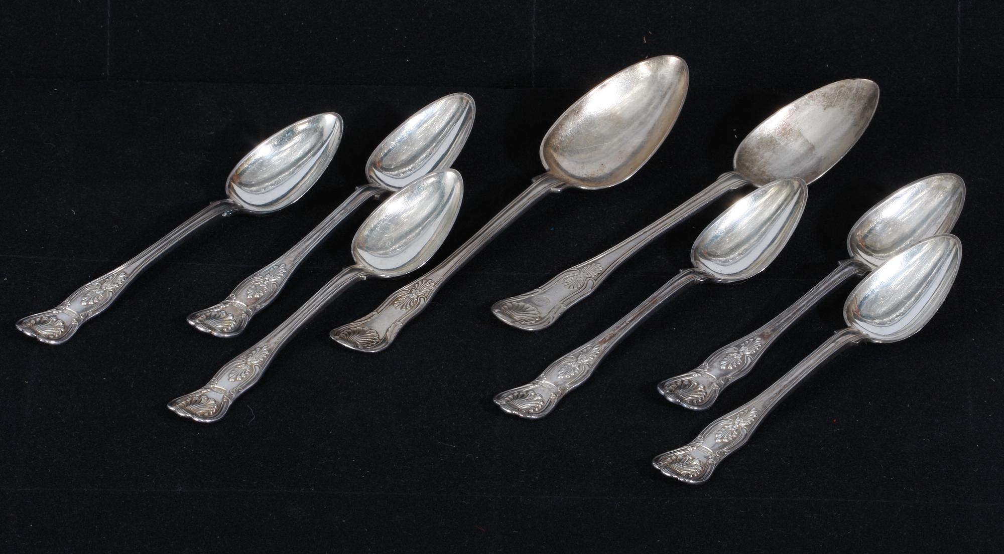 DESSERT- SAMT MATSKEDAR, 8 st, silver, flertalet av Gustaf Möllenborg, Stockholm 1840-50-talet.