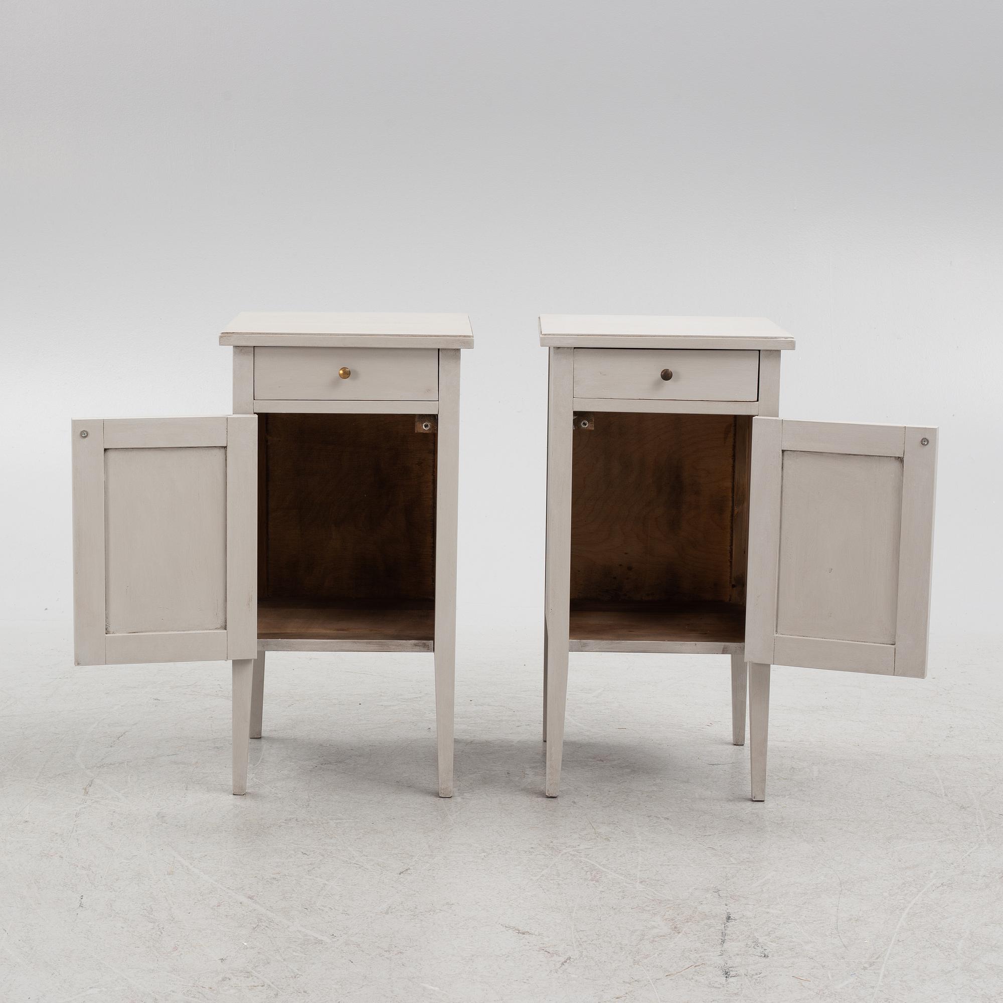 Sängbord, ett par, 1900-talets första hälft.