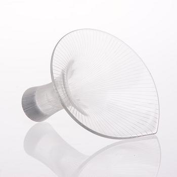 KONSTGLAS, 2 st, sign. Tapio Wirkkala 3122 respektive Iittala -55.